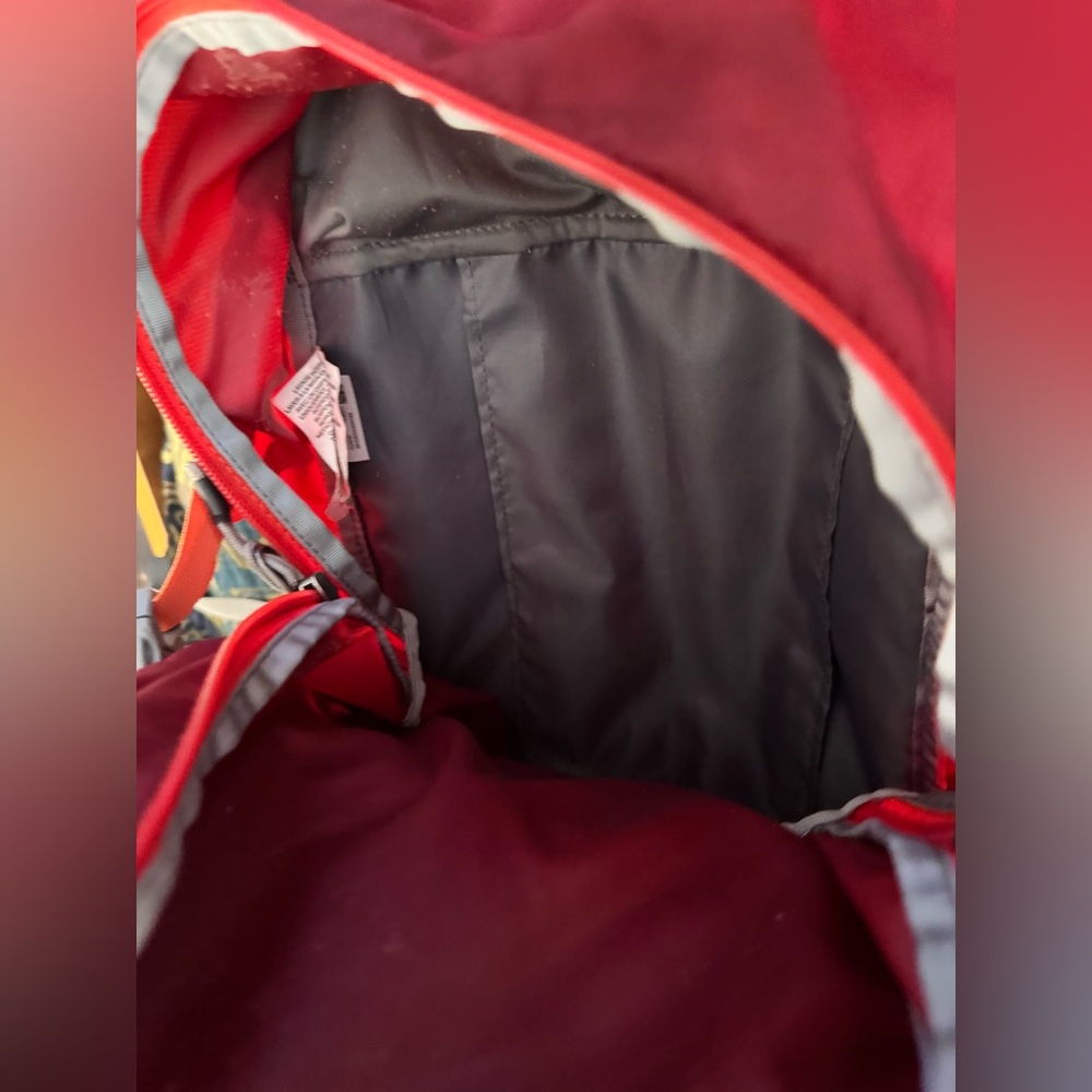 Mountain Hardwear Technical Daypack Red Gray Hiking Backpack Adjust Straps EUC - Picture 7 of 7